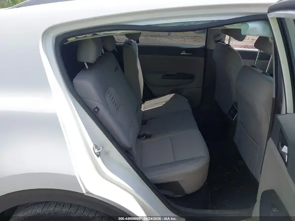KNDPMCAC6H7246521 2017 KIA SPORTAGE - Image 8