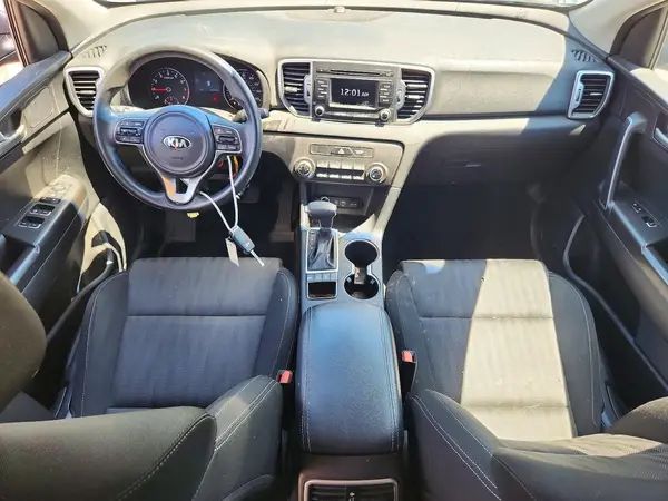 KNDPMCAC6H7255073 2017 KIA SPORTAGE - Image 8
