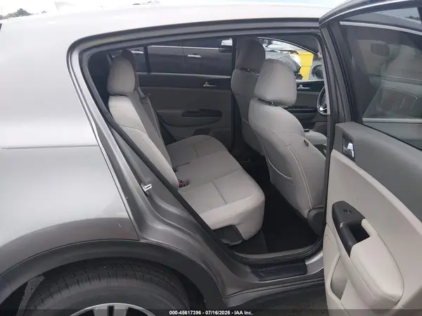 KNDPMCAC6H7264386 2017 KIA SPORTAGE - Image 8