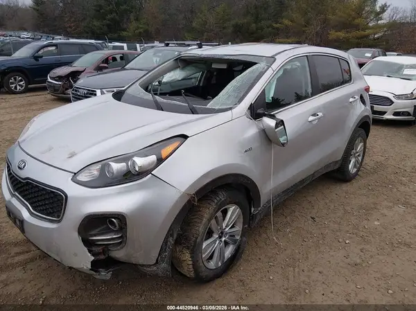 KNDPMCAC6H7269801 2017 KIA SPORTAGE - Image 2