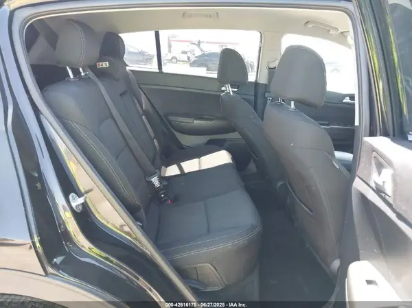 KNDPMCAC6H7272729 2017 KIA SPORTAGE - Image 8