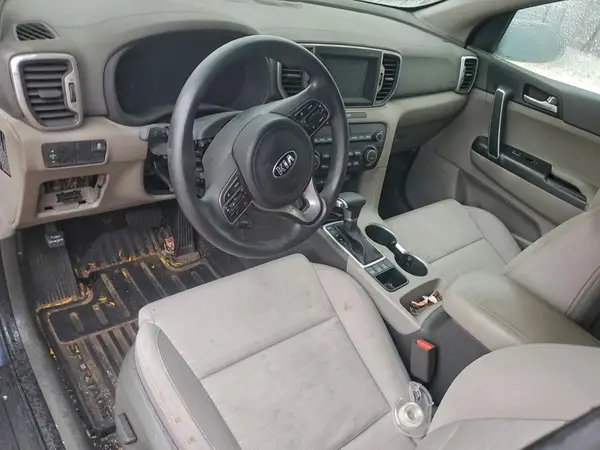 KNDPMCAC6H7273413 2017 KIA SPORTAGE - Image 8