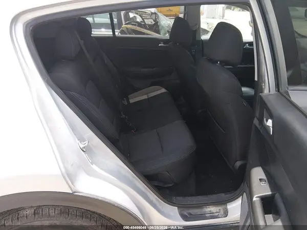 KNDPMCAC6H7274898 2017 KIA SPORTAGE - Image 8