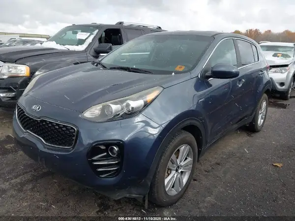 KNDPMCAC6H7277185 2017 KIA SPORTAGE - Image 2