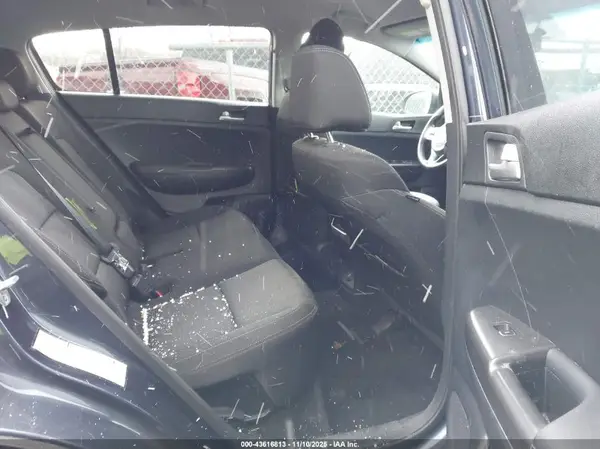KNDPMCAC6H7277185 2017 KIA SPORTAGE - Image 8