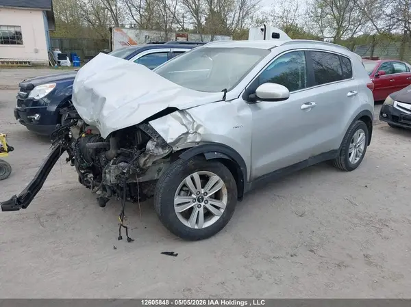 KNDPMCAC6H7277915 2017 KIA SPORTAGE - Image 2