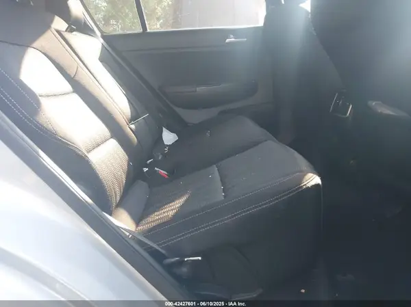 KNDPMCAC6H7289370 2017 KIA SPORTAGE - Image 8