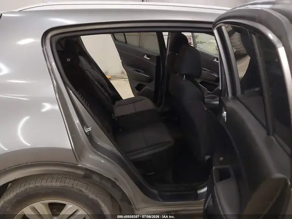 KNDPMCAC6H7290213 2017 KIA SPORTAGE - Image 8