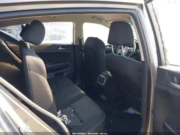 KNDPMCAC6H7298196 2017 KIA SPORTAGE - Image 8