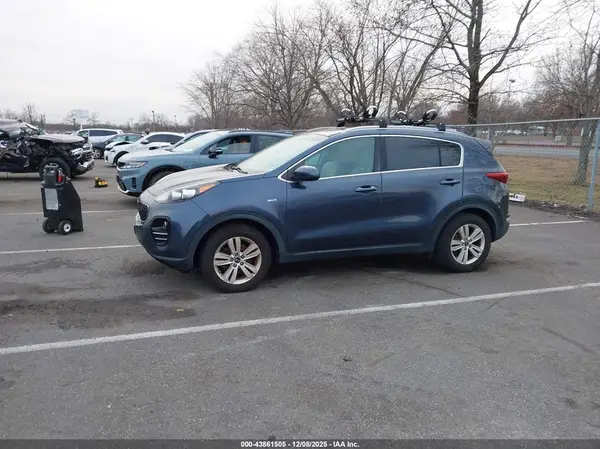 KNDPMCAC6J7301068 2018 KIA SPORTAGE - Image 2