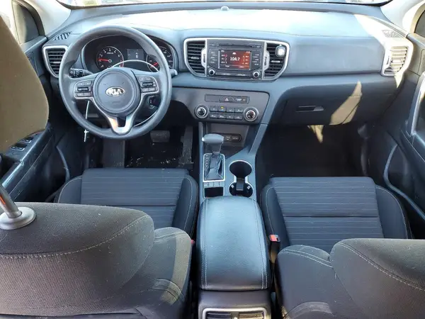 KNDPMCAC6J7306710 2018 KIA SPORTAGE - Image 8