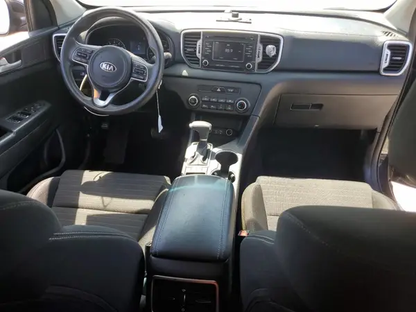 KNDPMCAC6J7310577 2018 KIA SPORTAGE - Image 8