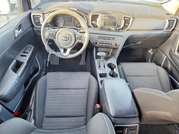KNDPMCAC6J7315228 2018 KIA SPORTAGE - Image 8