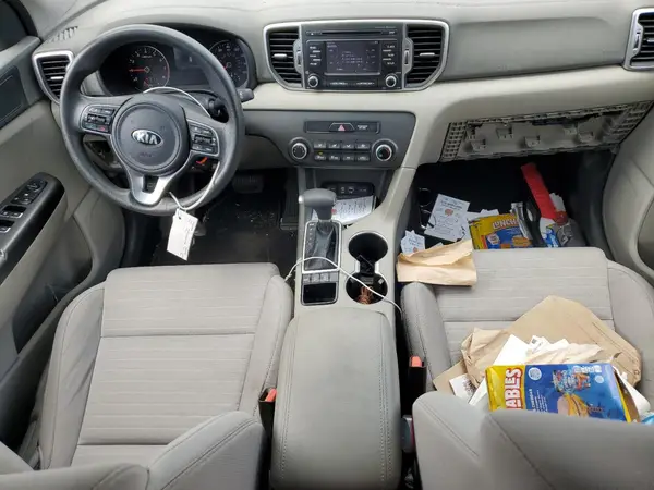 KNDPMCAC6J7318744 2018 KIA SPORTAGE - Image 8
