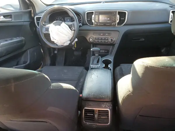 KNDPMCAC6J7333356 2018 KIA SPORTAGE - Image 8