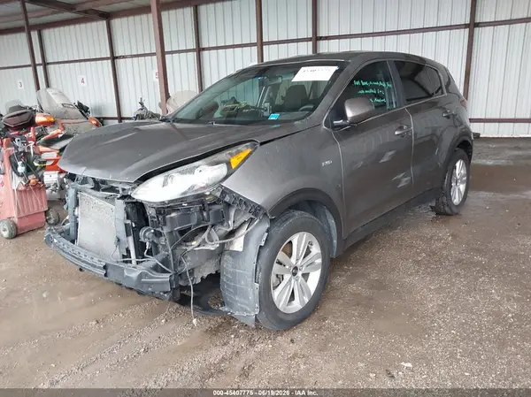 KNDPMCAC6J7338511 2018 KIA SPORTAGE - Image 2