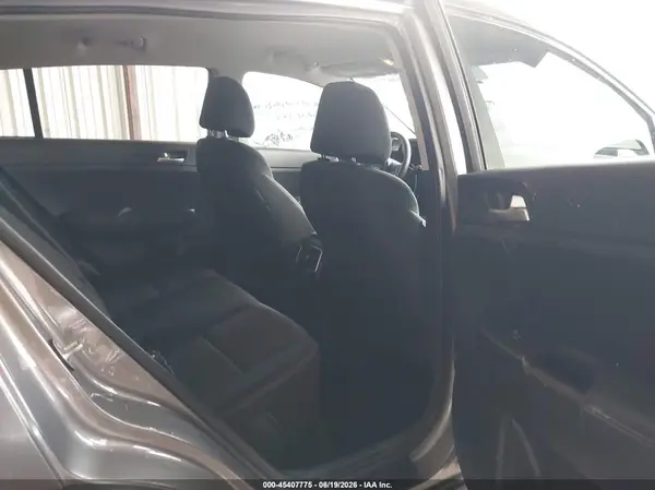 KNDPMCAC6J7338511 2018 KIA SPORTAGE - Image 8