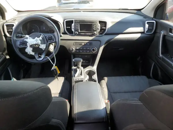KNDPMCAC6J7338802 2018 KIA SPORTAGE - Image 8