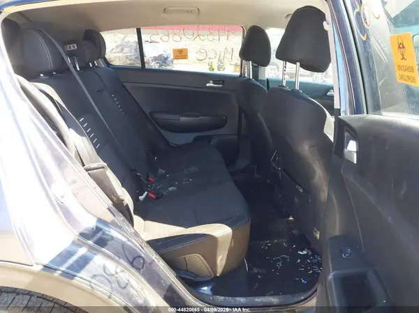 KNDPMCAC6J7340405 2018 KIA SPORTAGE - Image 8