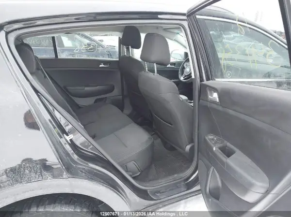 KNDPMCAC6J7341358 2018 KIA SPORTAGE - Image 8