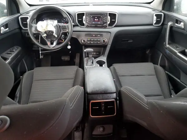 KNDPMCAC6J7349394 2018 KIA SPORTAGE - Image 8