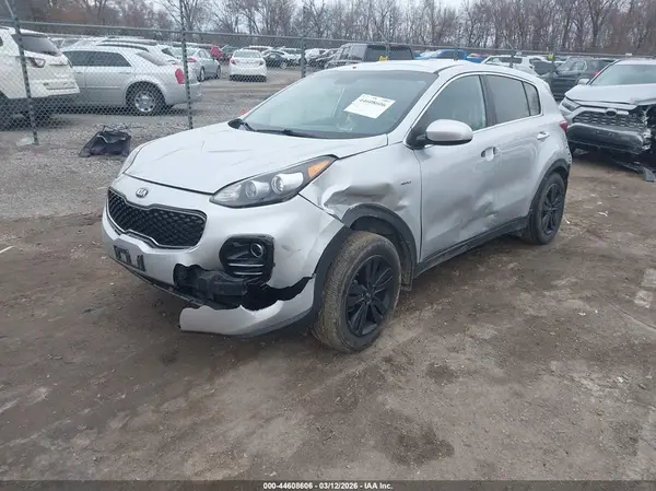 KNDPMCAC6J7349816 2018 KIA SPORTAGE - Image 2