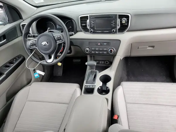 KNDPMCAC6J7359505 2018 KIA SPORTAGE - Image 8
