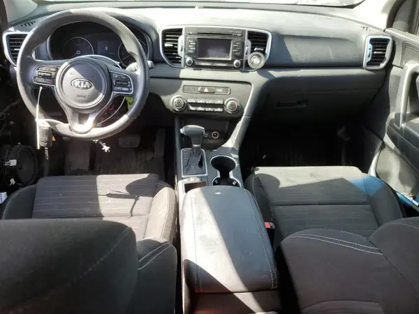 KNDPMCAC6J7368589 2018 KIA SPORTAGE - Image 8
