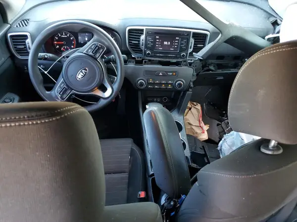 KNDPMCAC6J7372383 2018 KIA SPORTAGE - Image 8