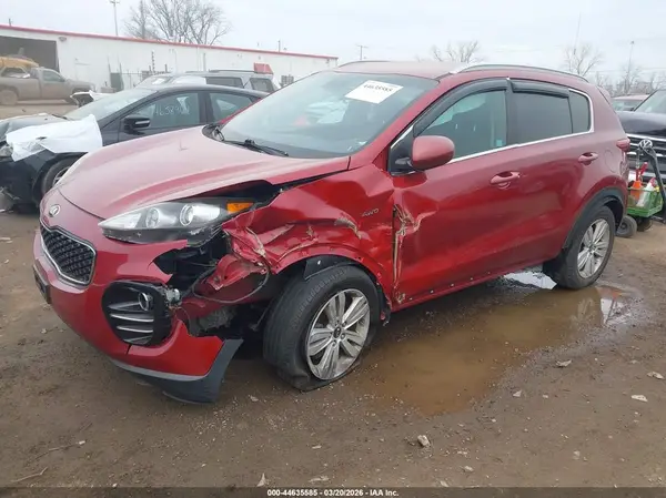 KNDPMCAC6J7374294 2018 KIA SPORTAGE - Image 2