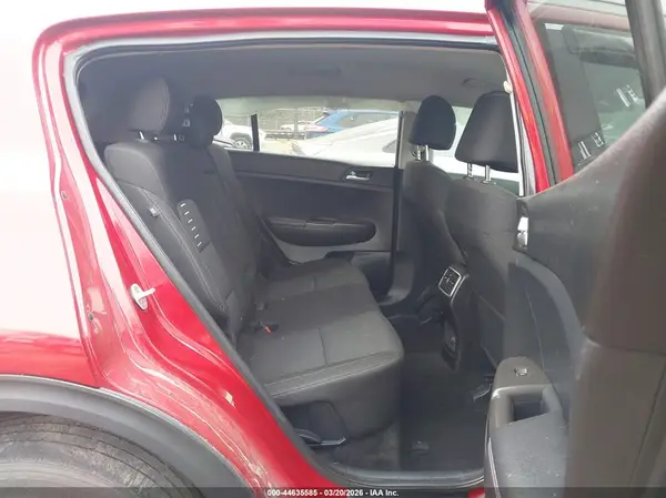KNDPMCAC6J7374294 2018 KIA SPORTAGE - Image 8