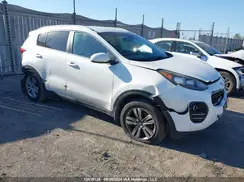 KNDPMCAC6J7374926 2018 KIA SPORTAGE