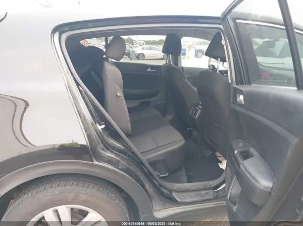 KNDPMCAC6J7381228 2018 KIA SPORTAGE - Image 8