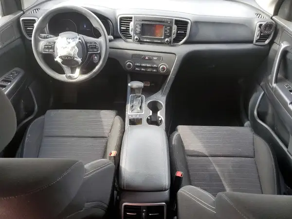 KNDPMCAC6J7382797 2018 KIA SPORTAGE - Image 8