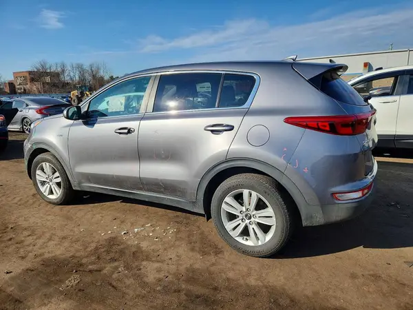 KNDPMCAC6J7388888 2018 KIA SPORTAGE - Image 2