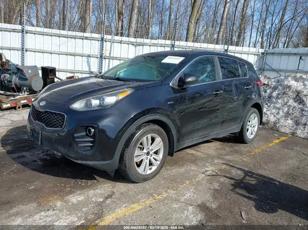 KNDPMCAC6J7389751 2018 KIA SPORTAGE - Image 2