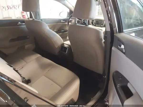 KNDPMCAC6J7400490 2018 KIA SPORTAGE - Image 8