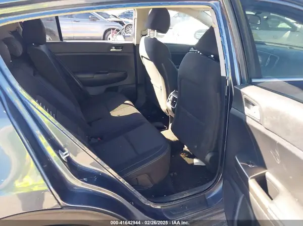 KNDPMCAC6J7403857 2018 KIA SPORTAGE - Image 8