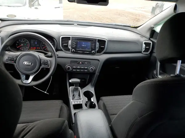 KNDPMCAC6J7415636 2018 KIA SPORTAGE - Image 8