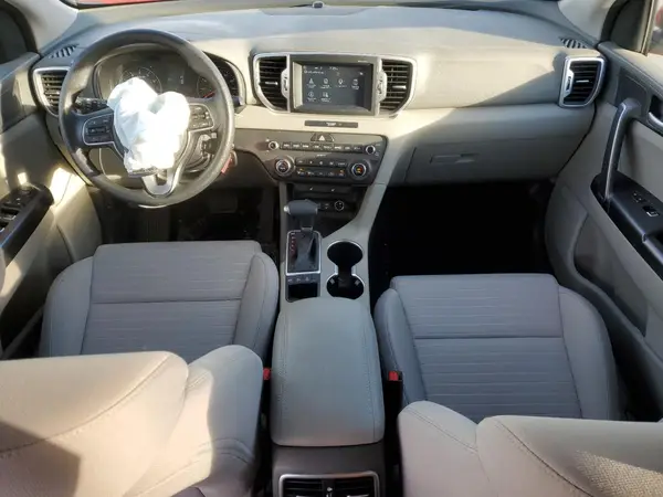 KNDPMCAC6J7417676 2018 KIA SPORTAGE - Image 8
