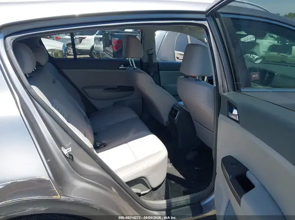 KNDPMCAC6J7419525 2018 KIA SPORTAGE - Image 8