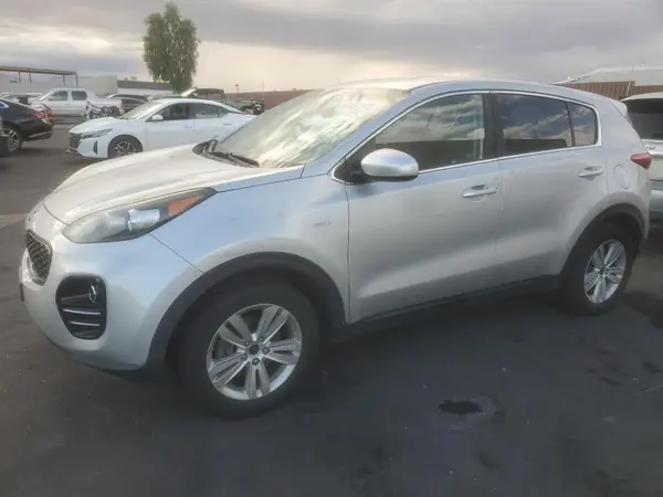 KNDPMCAC6J7424448 2018 KIA SPORTAGE - Image 1