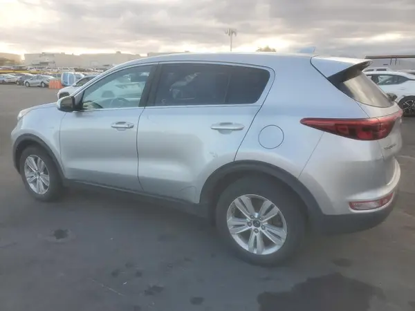 KNDPMCAC6J7424448 2018 KIA SPORTAGE - Image 2