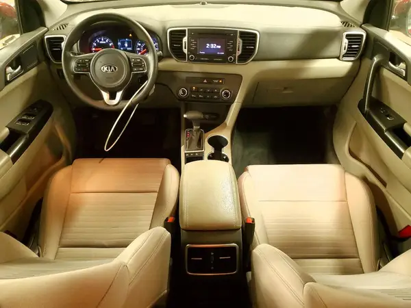 KNDPMCAC6J7426197 2018 KIA SPORTAGE - Image 8