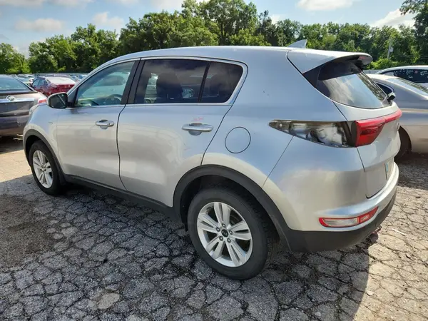 KNDPMCAC6J7427477 2018 KIA SPORTAGE - Image 2