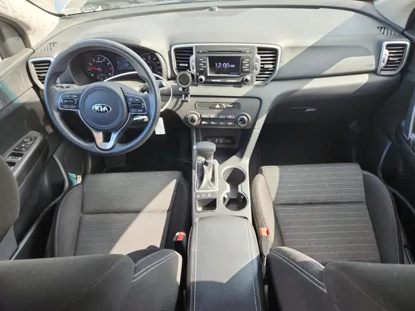 KNDPMCAC6J7427477 2018 KIA SPORTAGE - Image 8