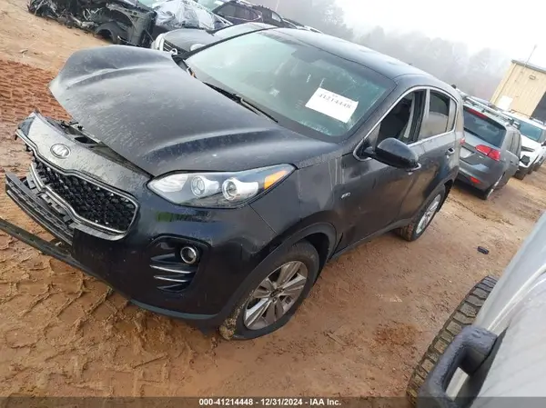 KNDPMCAC6J7435871 2018 KIA SPORTAGE - Image 2