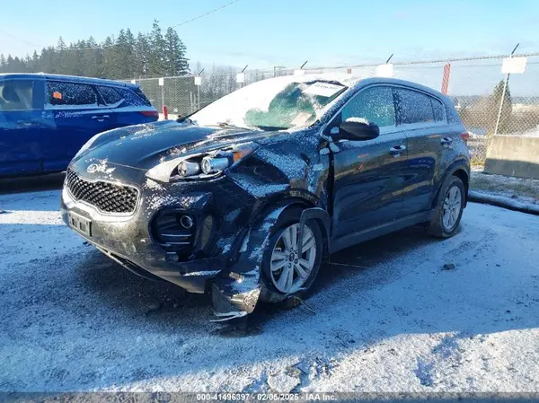 KNDPMCAC6J7436776 2018 KIA SPORTAGE - Image 2