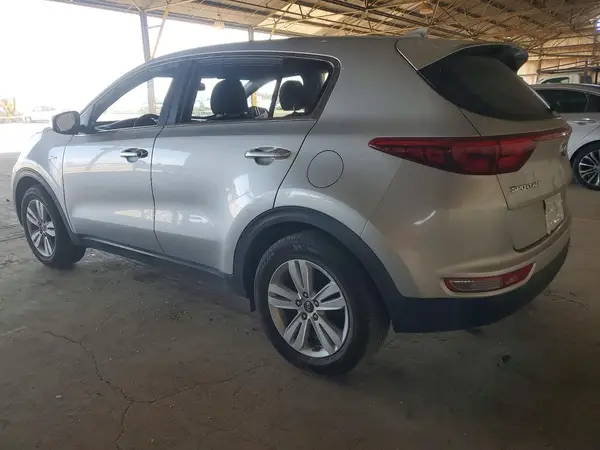 KNDPMCAC6J7437653 2018 KIA SPORTAGE - Image 2