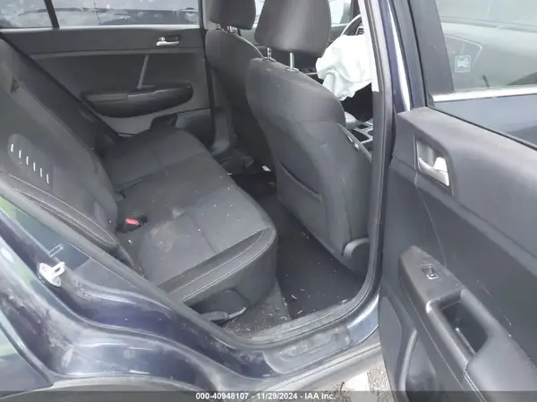 KNDPMCAC6J7438611 2018 KIA SPORTAGE - Image 8